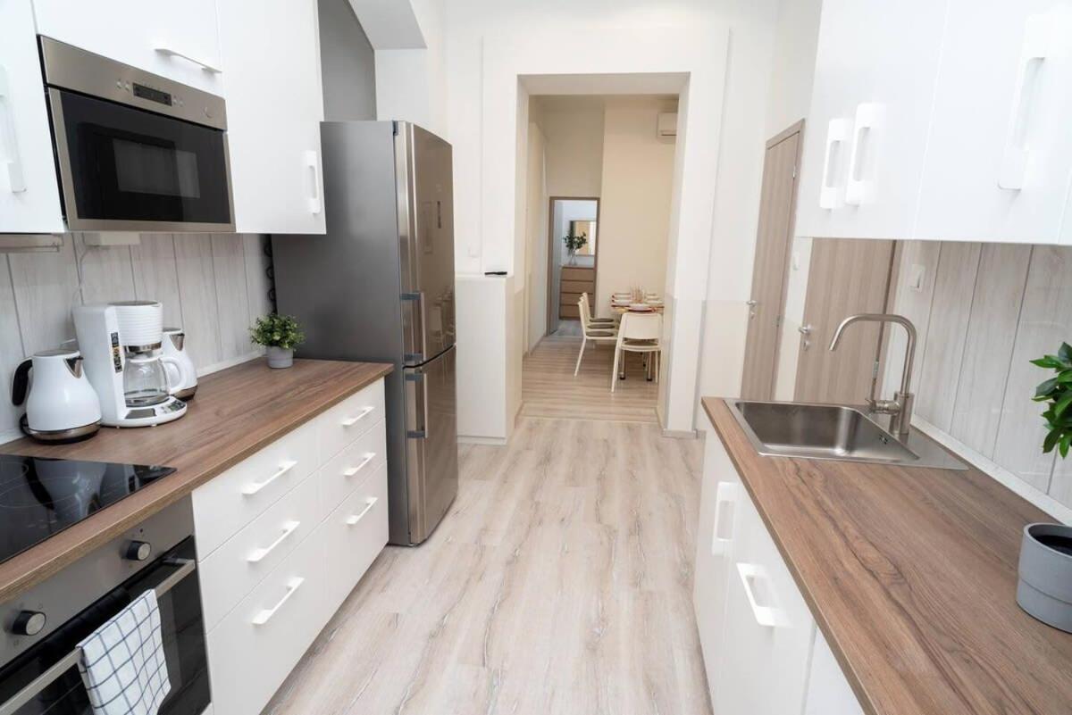 Apartment Very Extra Large Brand New Aircon