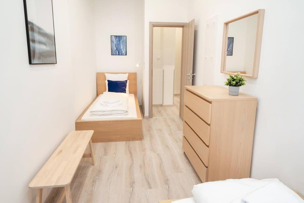 Apartment Very Extra Large Brand New Aircon Budapest