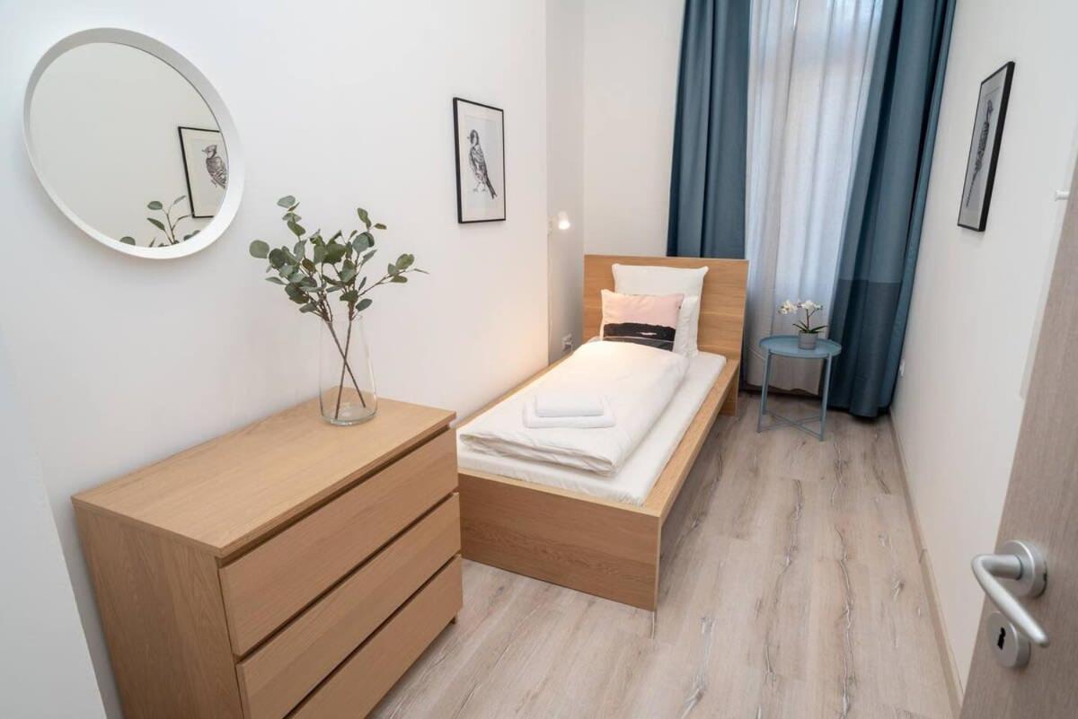 Very Extra Large Brand New Aircon Apartment *