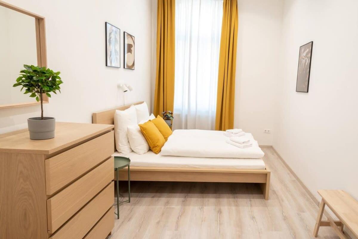 Apartment Very Extra Large Brand New Aircon