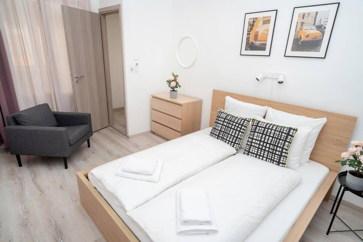 Very Extra Large Brand New Aircon * Budapest