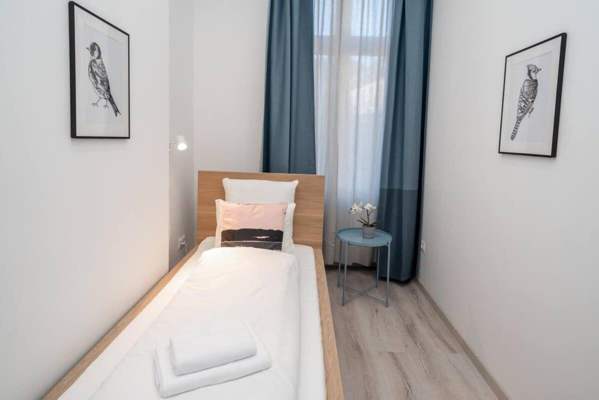 Very Extra Large Brand New Aircon Budapest